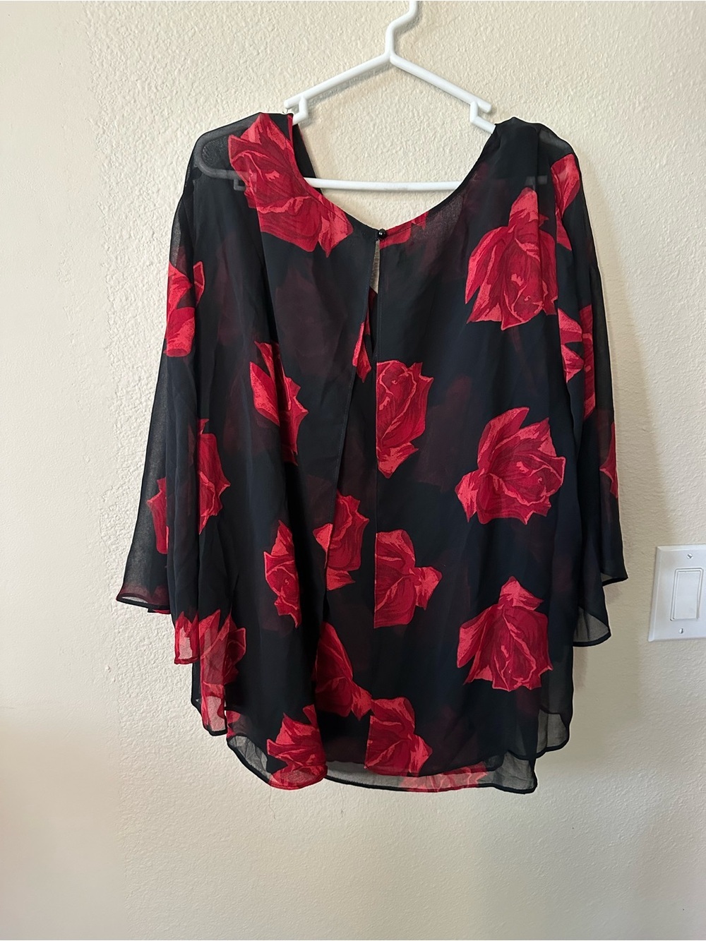 Roz and Ali Black Floral Sheer Blouse with Red Rose Print size 2X/ NWOT 1129 - Picture 4 of 5